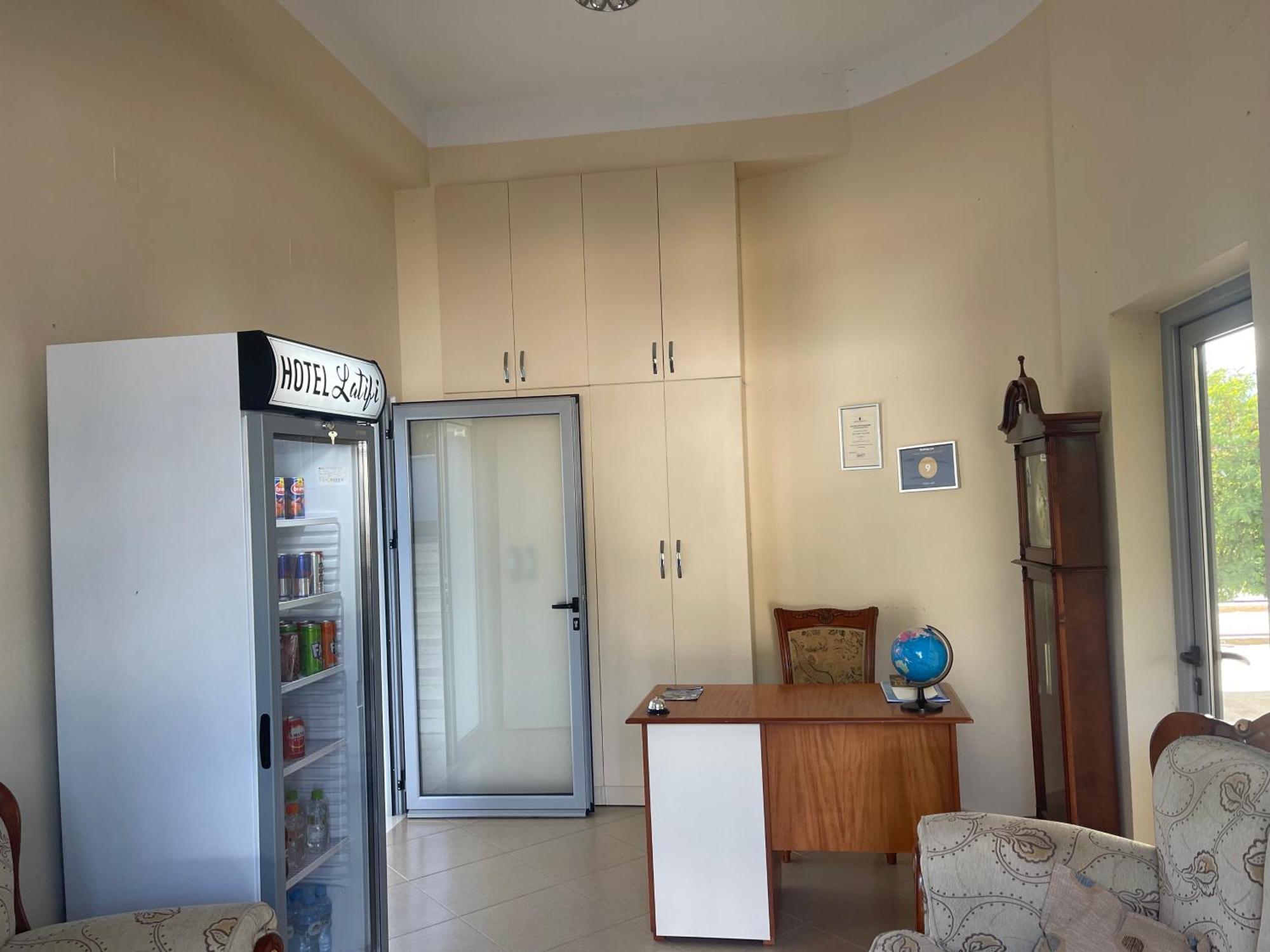 Hotel Latifi Gramsh Zewnętrze zdjęcie