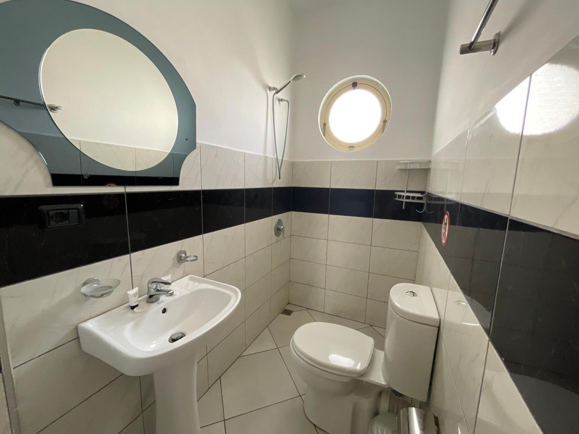 Hotel Latifi Gramsh Zewnętrze zdjęcie