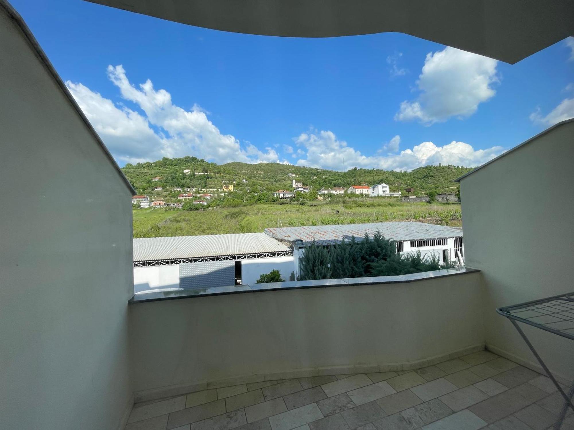Hotel Latifi Gramsh Zewnętrze zdjęcie