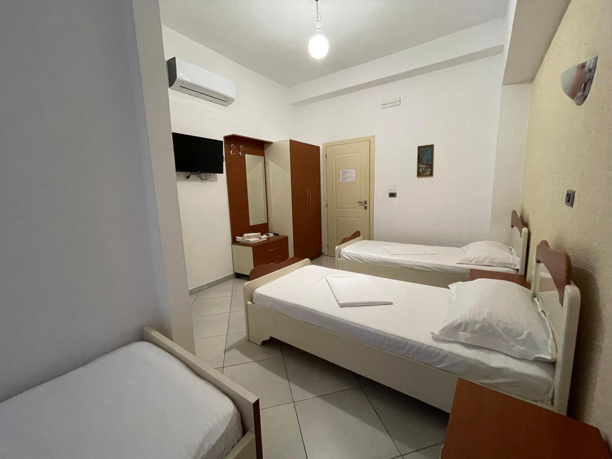 Hotel Latifi Gramsh Zewnętrze zdjęcie