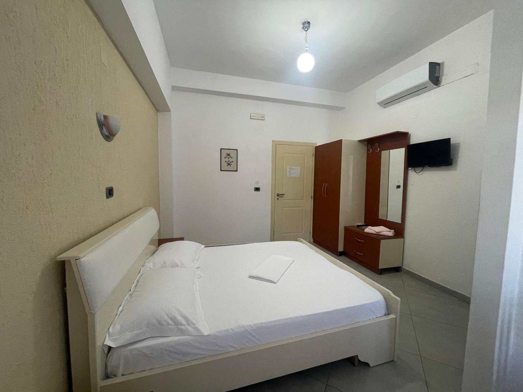 Hotel Latifi Gramsh Zewnętrze zdjęcie