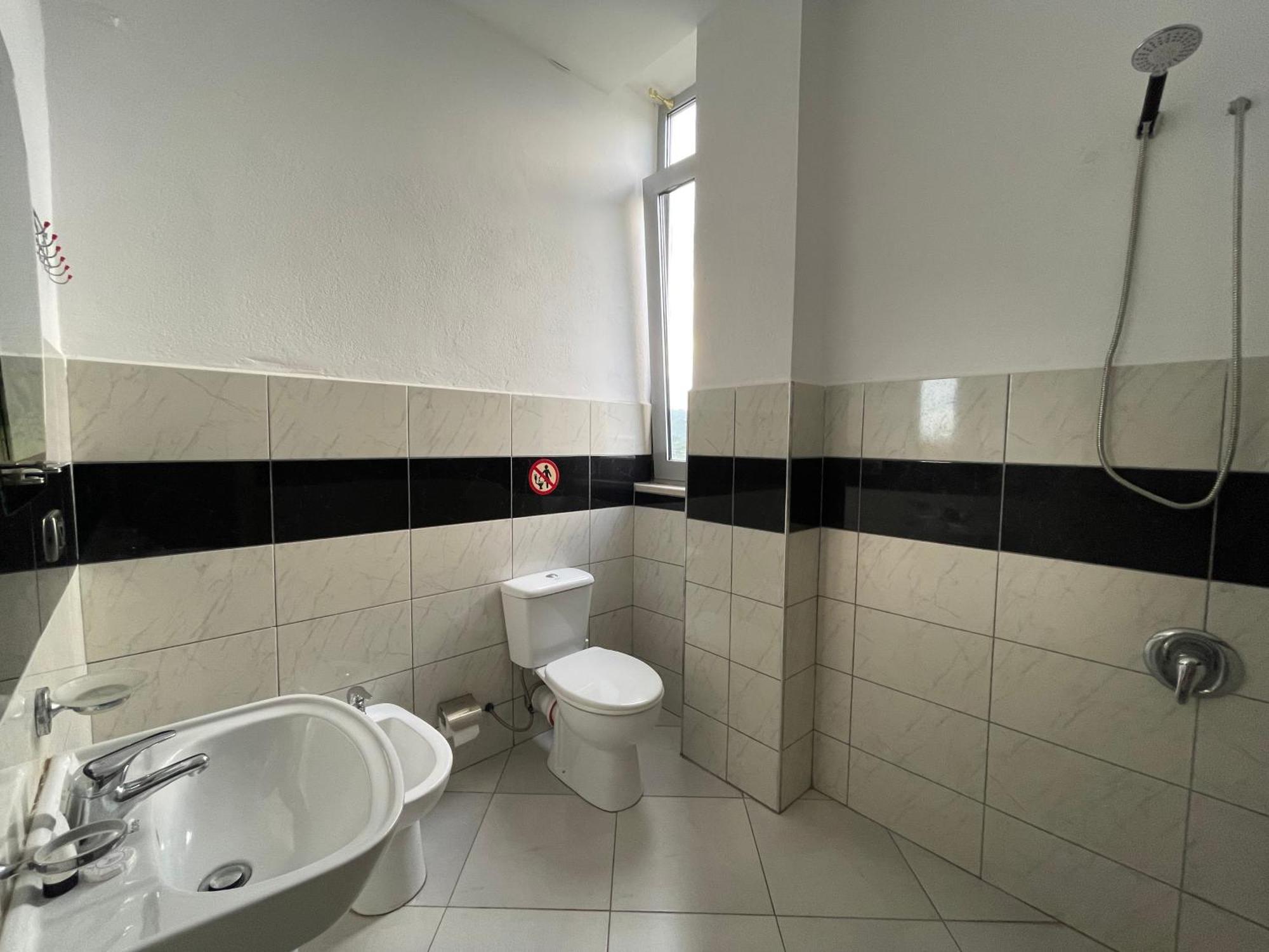 Hotel Latifi Gramsh Zewnętrze zdjęcie
