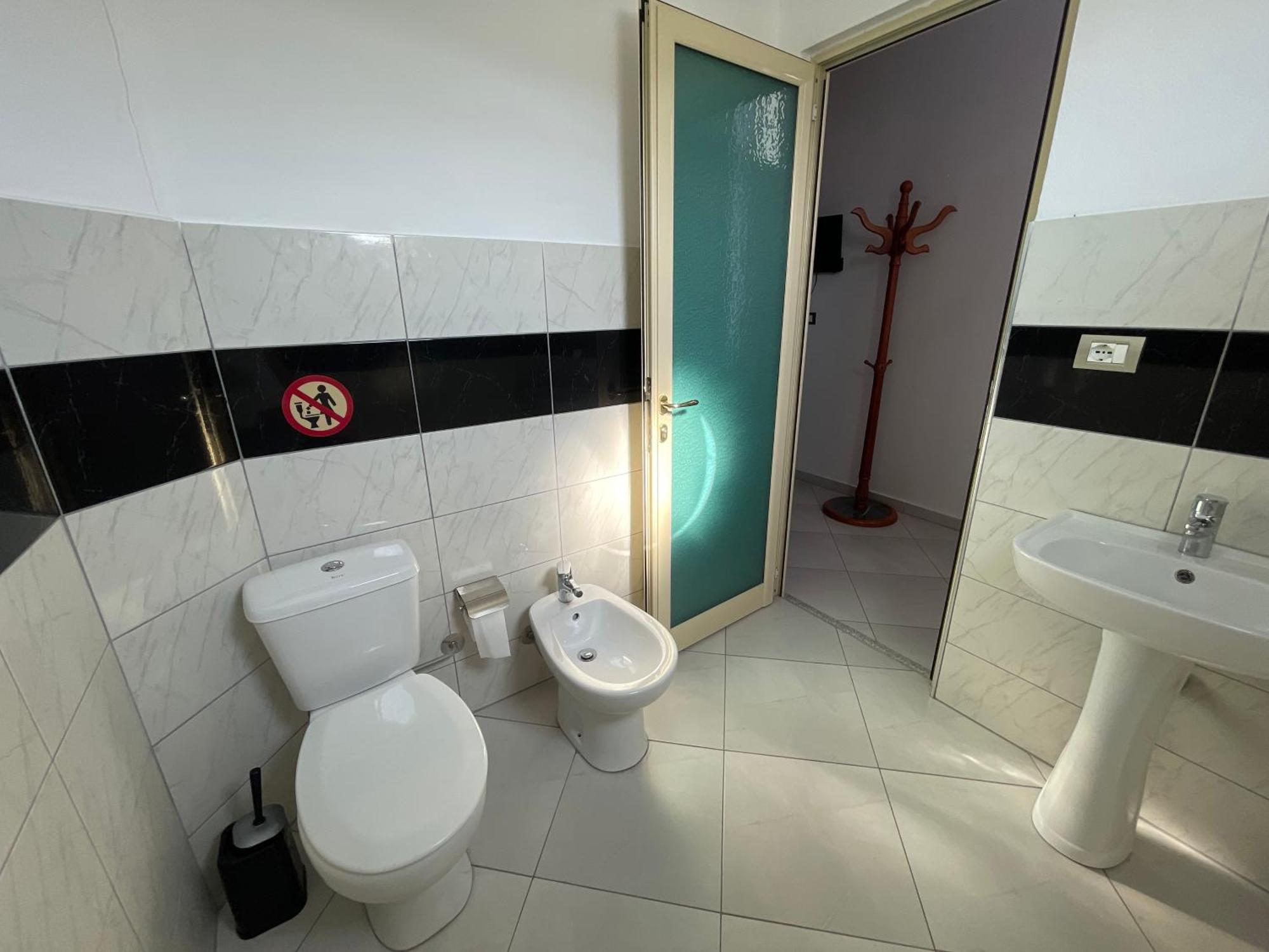 Hotel Latifi Gramsh Zewnętrze zdjęcie