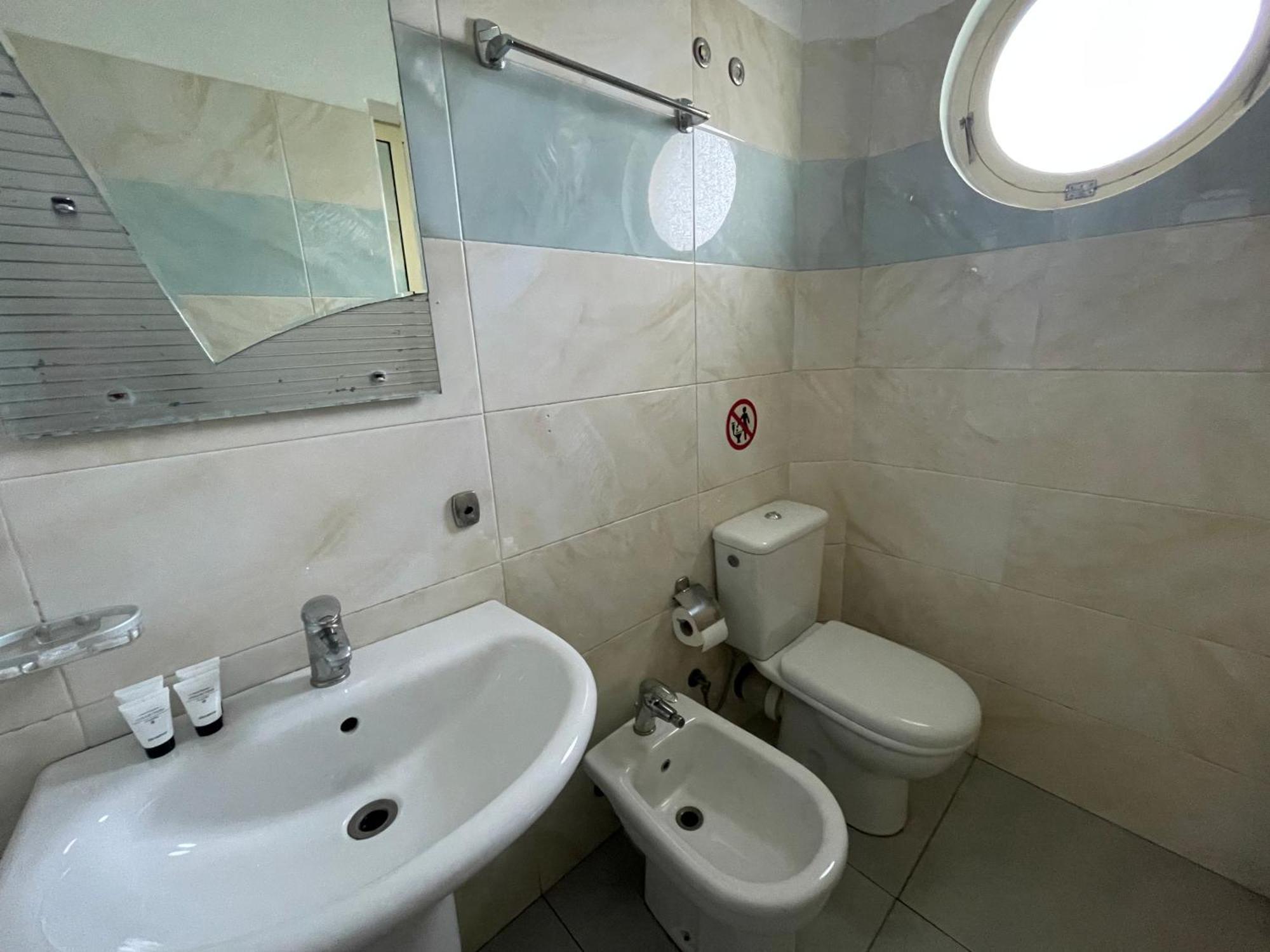 Hotel Latifi Gramsh Zewnętrze zdjęcie