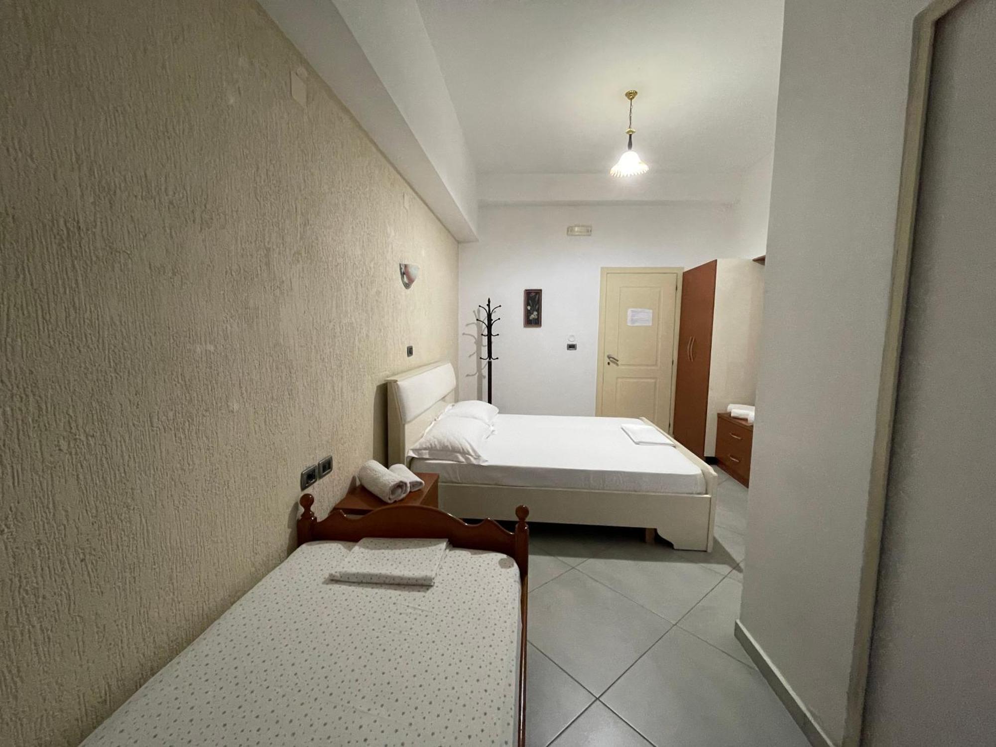 Hotel Latifi Gramsh Zewnętrze zdjęcie
