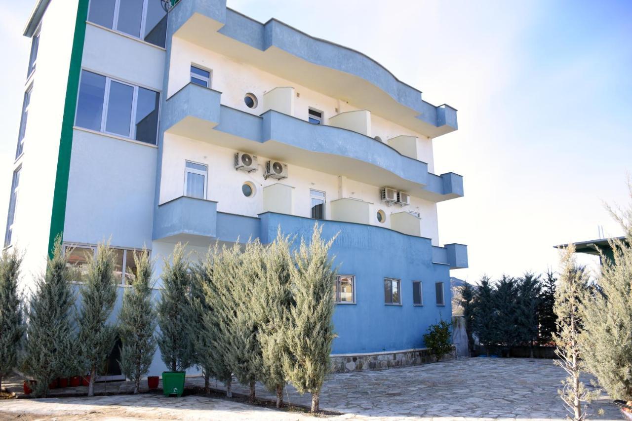 Hotel Latifi Gramsh Zewnętrze zdjęcie