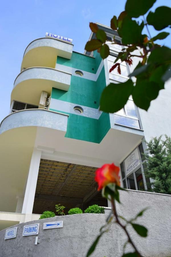 Hotel Latifi Gramsh Zewnętrze zdjęcie