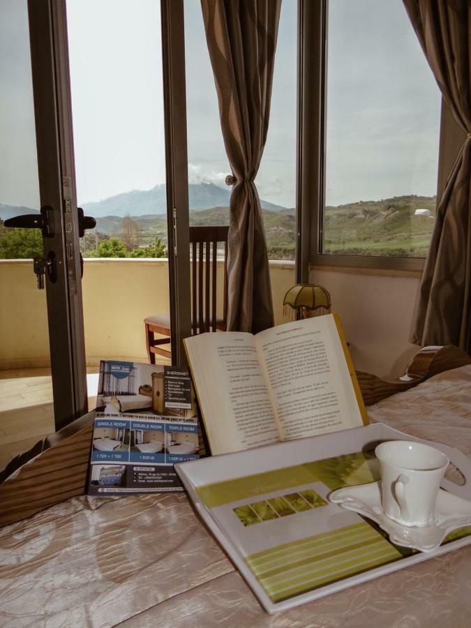 Hotel Latifi Gramsh Zewnętrze zdjęcie